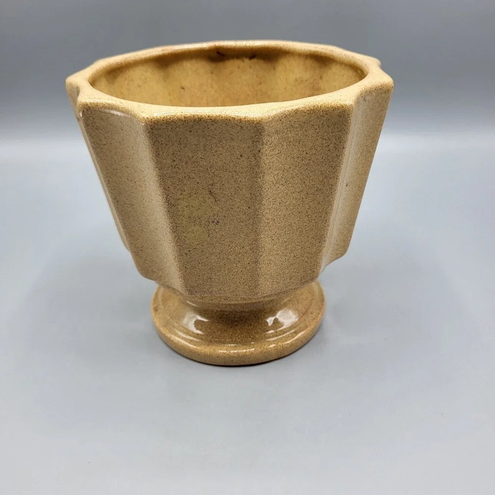 Haeger USA Pottery Fluted Pedestal Planter Vintage Speckled Tan Ceramic Vase